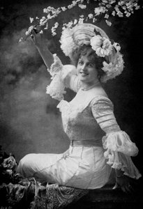 Marie Studholme 1875-1930, atriz de teatro inglesa, 1902-1903. de Alfred Ellis and Walery