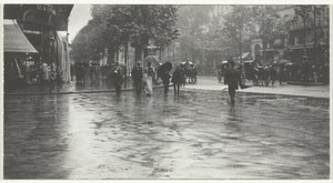 Um dia molhado no Boulevard, Paris, 1894, impresso em 191832. de Alfred Stieglitz
