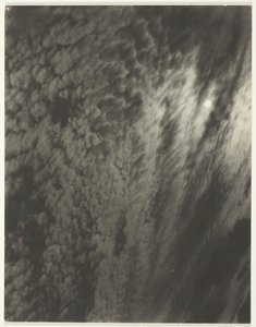 Equivalente, de Set A Third Set, Print 3, 1929. de Alfred Stieglitz