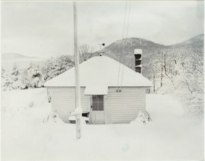 Primeira neve e a casinha de Alfred Stieglitz