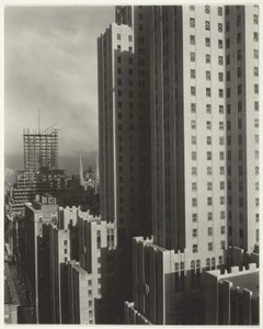De minha janela no Shelton, West, 1931. de Alfred Stieglitz
