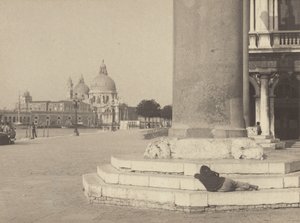 Na praça, às 6 da manhã. de Alfred Stieglitz