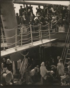 The Steerage, 1907, impresso em 1915. de Alfred Stieglitz