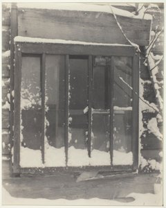 Janela: Madeira, Vidro, Neve de Alfred Stieglitz