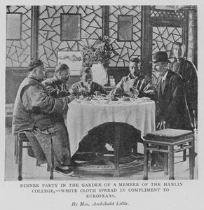 Jantar no Jardim de um Membro do Colégio Hanlin, Pano Branco Espalhado em Elogio aos Europeus (foto a p/b)