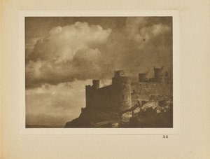As nuvens e o castelo de Alvin Langdon Coburn