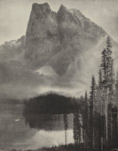 Lago Esmeralda nas Montanhas Selkirk (foto a p/b) de American Photographer (after)