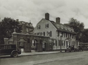 Universidade de Harvard: Turma de 1857 Gate, Wadsworth House (foto a p/b) de American Photographer (after)