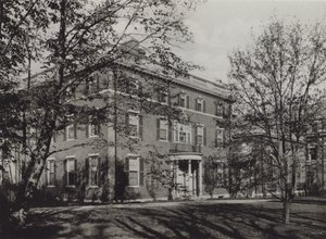 Universidade de Harvard: Residência do Presidente Lowell (foto a p/b) de American Photographer (after)