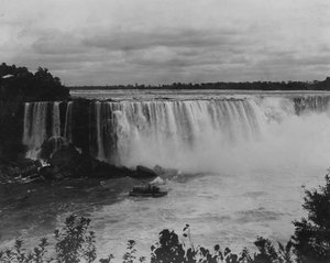 Cataratas do Niágara, Nova Iorque, EUA (foto a p/b) de American Photographer (after)