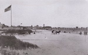 Old Orchard Beach, Maine: Cena da praia (foto a p/b) de American Photographer (after)