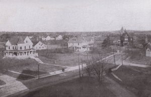Old Orchard Beach, Maine: Olhando para o interior da Casa do Velho Pomar (foto a p/b) de American Photographer (after)