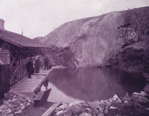 A piscina em Banff Hot Springs, América Britânica (foto a p/b) de American Photographer (after)