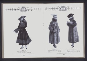 Espalhamento de duas páginas do The The Theater of Fur Fashion (foto a p/b) de American Photographer (after)