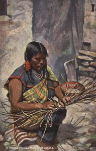 Uma mulher Moqui a fazer cestos, Arizona, EUA (fotografia a cores) de American Photographer