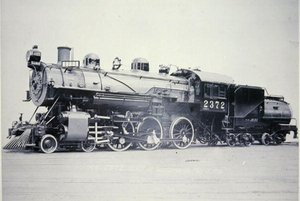 Motor 2372 classe T-32 da Southern Pacific Railroad (foto em preto e branco) de American Photographer