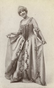 Lucrezia Bori, como "Manon Lescaut" (fotografia a preto e branco) de American Photographer