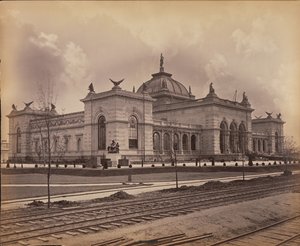 Salão Comemorativo da Exposição Centenária, 1876 (impressão prateada de gelatina) de American Photographer