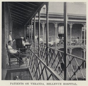 Pacientes em Veranda, Hospital de Bellevue (foto a p/b) de American Photographer