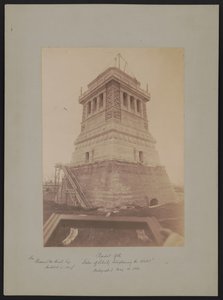 Pedestal da "Estátua da Liberdade iluminando o mundo", projetada por Richard Morris Hunt, durante a construção, em 16 de maio de 1886 de American Photographer