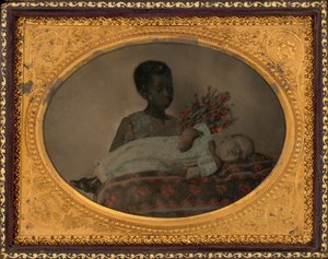 Retrato de uma rapariga e de uma criança post-mortem,c. 1860 (foto) de American Photographer