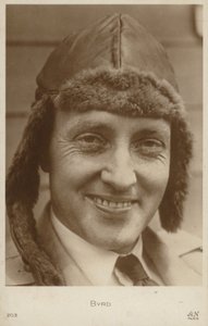Richard E Byrd, oficial da marinha americana, aviador e explorador (fotografia a preto e branco) de American Photographer