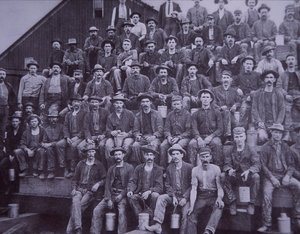 Trabalhadores da serração de American Photographer