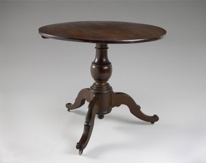 Mesa Central, c. 1850-1870 (nogueira preta) de American School