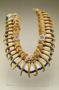 Grizzly, urso, garra, colar, iowa, nativo americano, c.1830, (lontra, pele, grisalho, bearclaws, grânulos vidro)