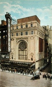 Cartão postal representando o Chicago Theatre, c.1930 (cor litho) de American School