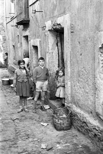 CROTONE - CRIANÇAS NA RUA