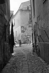CROTONE ALLEY de Ando Gilardi