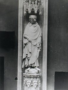 Cópia de uma estátua de Jean Bureau, Sire of the River