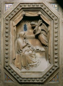 Tabernáculo, detalhe da Anunciação da Virgem, 1359 pedra
