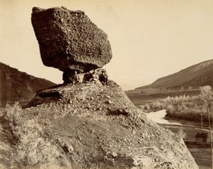 Sphinx of the Valley, de The Great West Illustrated in a Series of Photographic Views across the Continent taken along the line of the Union Pacific Railroad West from Omaha, Nebraska by A.J. Russell, Volume I de Andrew Joseph Russell