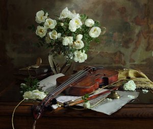 Rosas Brancas e Violino de Andrey Morozov