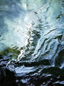 Movimento fluido azul-esverdeado de Angelo Cerantola