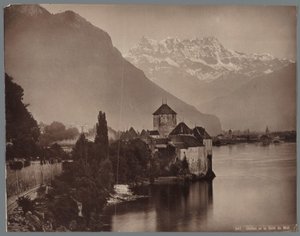 Castelo de Chillon no Lago de Genebra, o Dents du Midi à distância
Chillon et la Dent du Midi (título sobre o objecto) de Anonymous