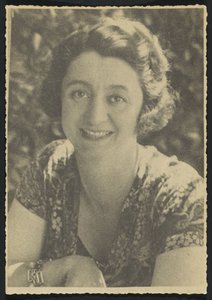 Retrato de Denise Vande Velde-Borgeaud, proprietária de uma casa de moda fechada em Bruxelas e Londres de Anonymous