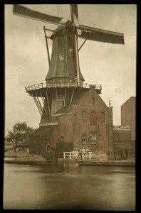 Moinho de milho a vapor De Adriaan no Spaarne, Haarlem de Anonymous