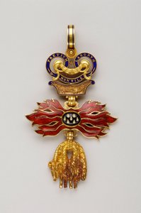 Ordem do Velo de Ouro: Velo de Ouro Austríaco - Distintivo reduzido - 1850-1900 - Ouro e emalhados - H 6,2 cm; W 4,1 cm; Peso: 20 g - Colecção privada de Anonymous Anonymous