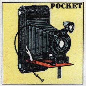 Fotografia: Câmara "de bolso". Ilustração anônima de 1925. Coleção privada. de Anonymous Anonymous