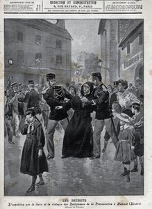 Separação da igreja e do estado - Expulsão de freiras de suas escolas pelas autoridades policiais em Humont (Lozere) - capa da "la-croix illustree" de 1902 - de Anonymous Anonymous