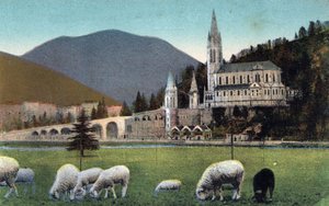 A basílica em Lourdes - Hautes Pyrenees (65) por volta de 1900. de Anonymous Anonymous