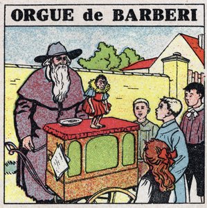 Os efeitos da música: um tocador de órgão picuinhas e um macaco entretêm as crianças na rua. Ilustração anônima de 1925. Coleção particular. de Anonymous Anonymous