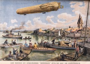 Os testes do dirigível Zeppelin no Lago Constança, na Alemanha. Gravura do jornal "Le Peute Parisien", em 2/08/1908. Coleção privada. de Anonymous Anonymous
