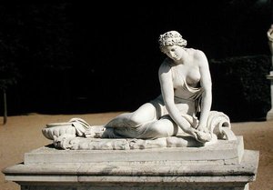 Ninfa com uma concha, do Parterre de Latone de Antoine Coysevox