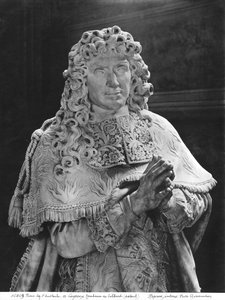 Tomb de Jean-Baptiste Colbert de Torcy 1619-83, detalhe de Colbert, c.1685-1687 mármore e bronze dourado ver também 248118, 248119, 248120, 252767, foto de 252769 bw