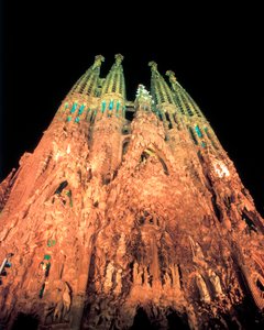 Autor: GAUDI e CORNET, Antoni (1852-1926). Título: Sagrada Família. 1884-1926 (espanhol).. Técnica: Arquitetura. Museu/Local: ESPANHA. CATALUNHA. BARCELONA. Barcelona. Igreja Expiatória da Sagrada Família. Fachada del Nacimiento. (Espanhol).