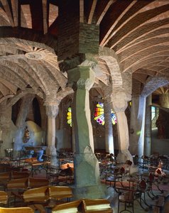 Espanha, Região da Catalunha, Província de Barcelona, Condado de Baix Llobregat, Santa Coloma de Cervello, Igreja de Colonia Guell, cripta da igreja